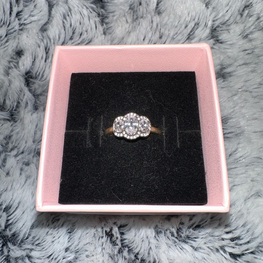 Pandora 925 Silver Sparkling Ring